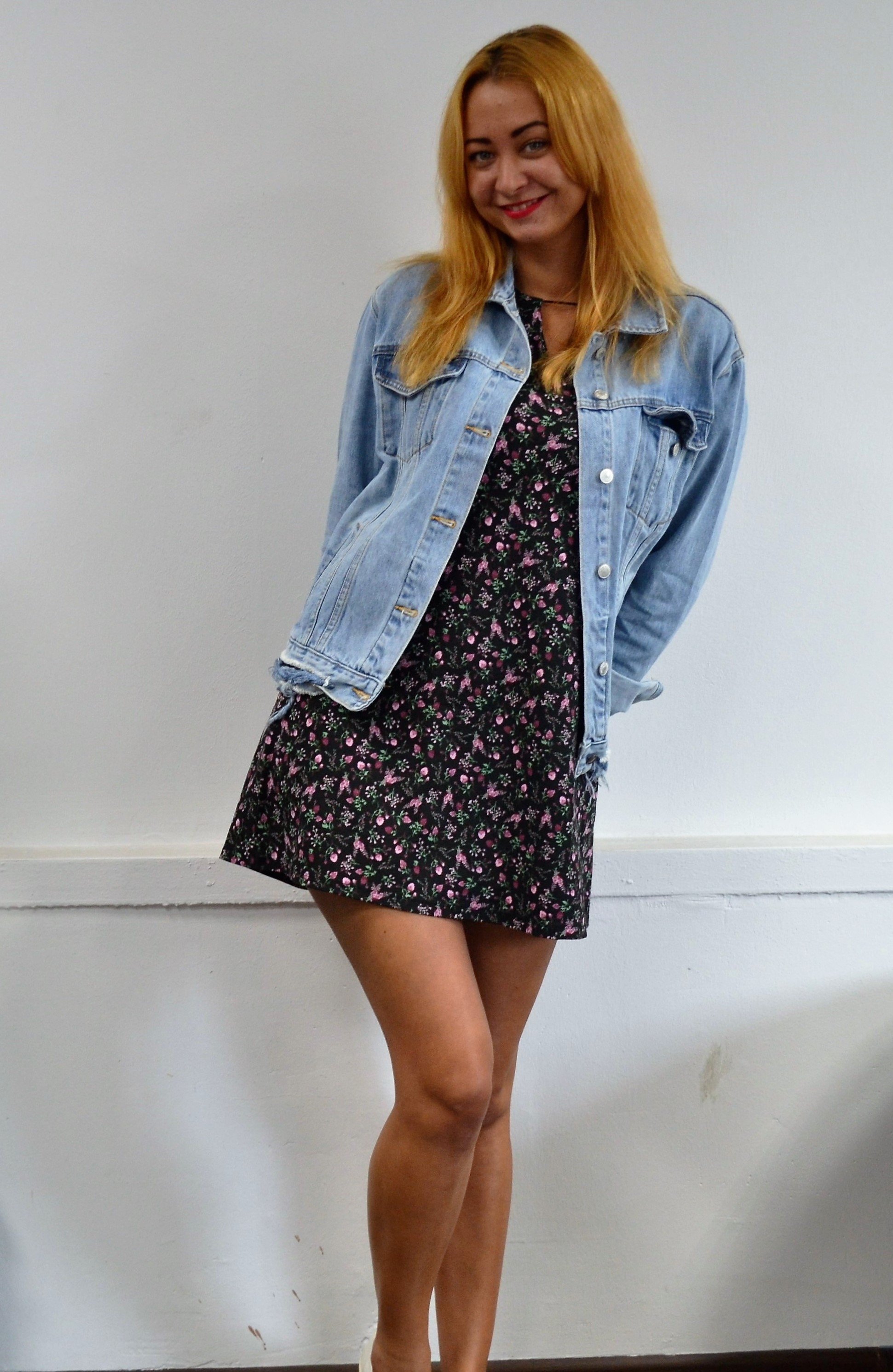 Девушка ищет мужчину в е. Приглашу на незабываемую ночь Девушка ищет мужчину в е. Приглашу на незабываемую ночь