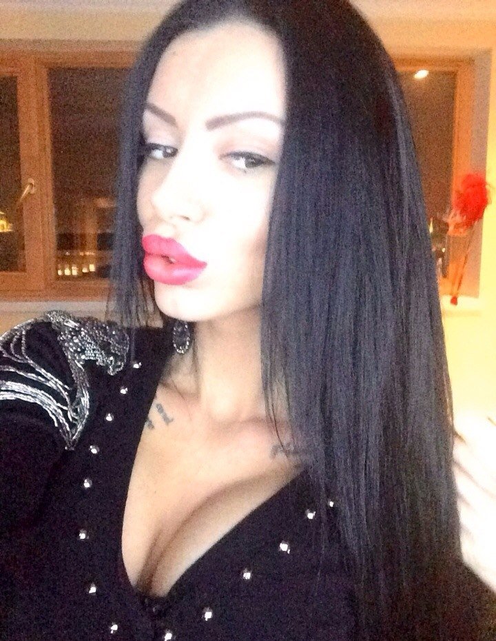 Я теку, кто приедет удовлетворит мое желание. Девушка ждет парня в е Я теку, кто приедет удовлетворит мое желание. Девушка ждет парня в е