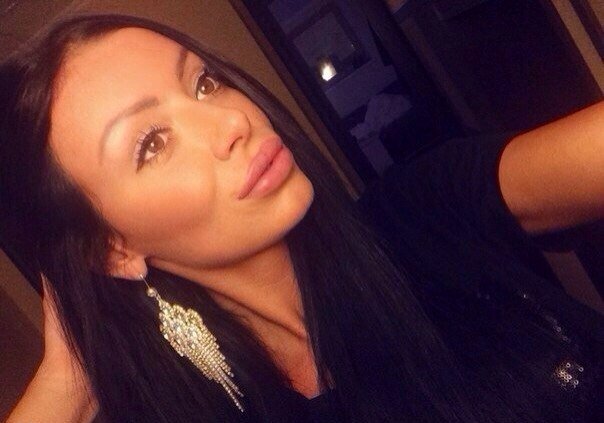 Я теку, кто приедет удовлетворит мое желание. Девушка ждет парня в е Я теку, кто приедет удовлетворит мое желание. Девушка ждет парня в е