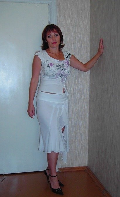 Молодая и податливая девушка ждет своего единственного мужчину из на свидание Молодая и податливая девушка ждет своего единственного мужчину из на свидание