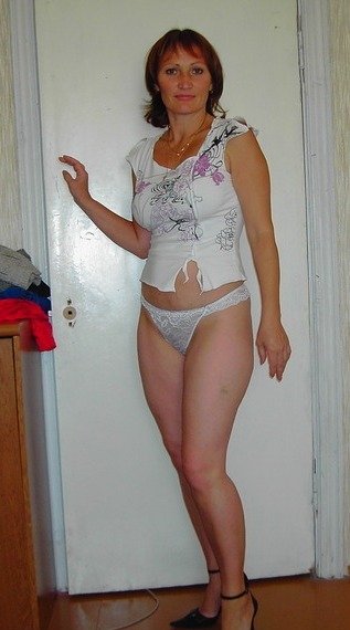 Молодая и податливая девушка ждет своего единственного мужчину из на свидание Молодая и податливая девушка ждет своего единственного мужчину из на свидание