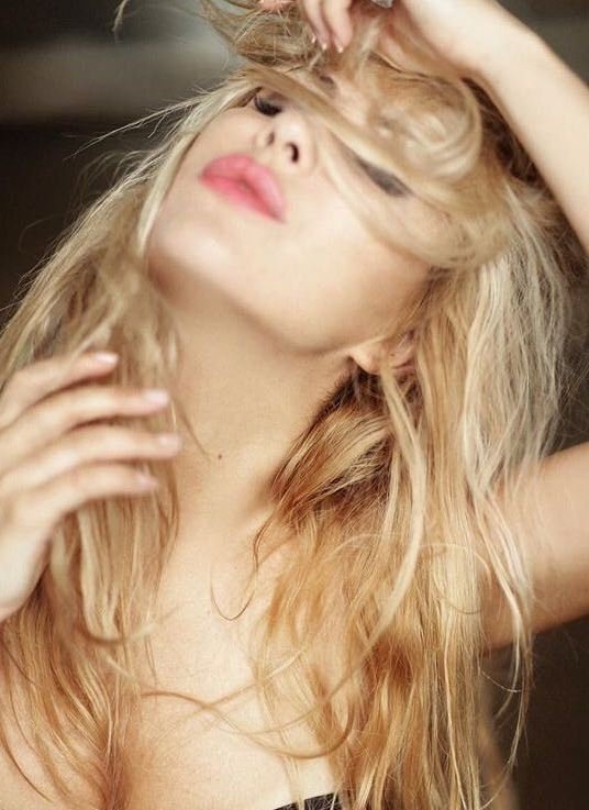 , обаятельная и роскошная девушка ищу мужчину доя секса на своей террритории , обаятельная и роскошная девушка ищу мужчину доя секса на своей террритории