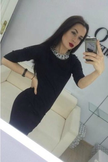 Симпатичная брюнетка пригласит в гости для секса мужчину из Симпатичная брюнетка пригласит в гости для секса мужчину из