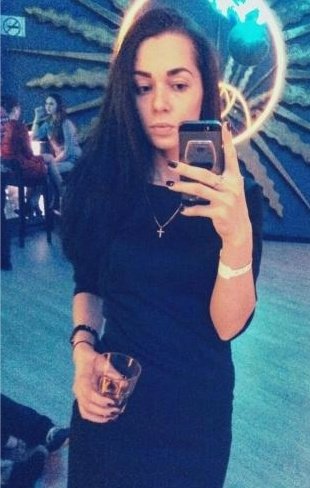 Симпатичная брюнетка пригласит в гости для секса мужчину из Симпатичная брюнетка пригласит в гости для секса мужчину из